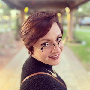 Meet your Posher, Rebecca